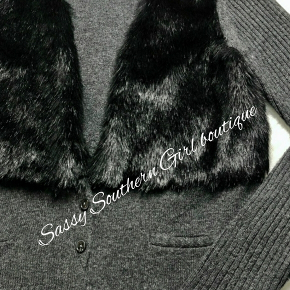 🆕⭐Vera Wang grey black fur cardigan sweater - Picture 2 of 6